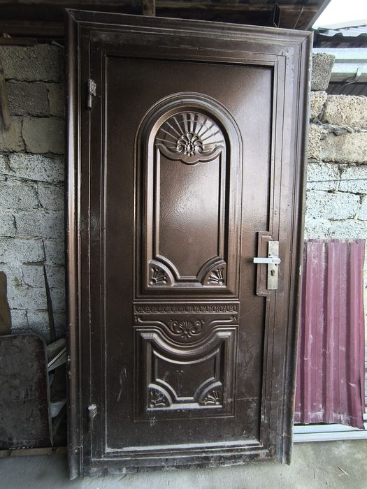Продам дверь железную