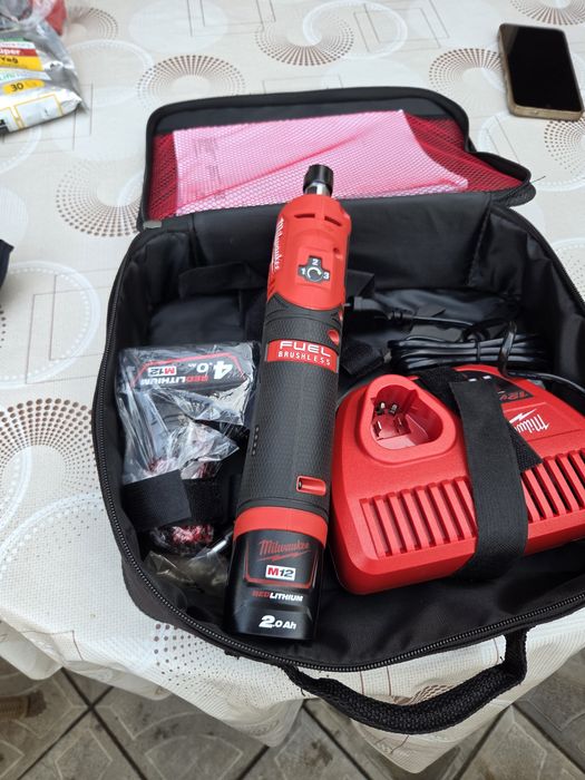 Акумулаторен безчетков прав шлайф Milwaukee M12FDGS-422B, 12 V,