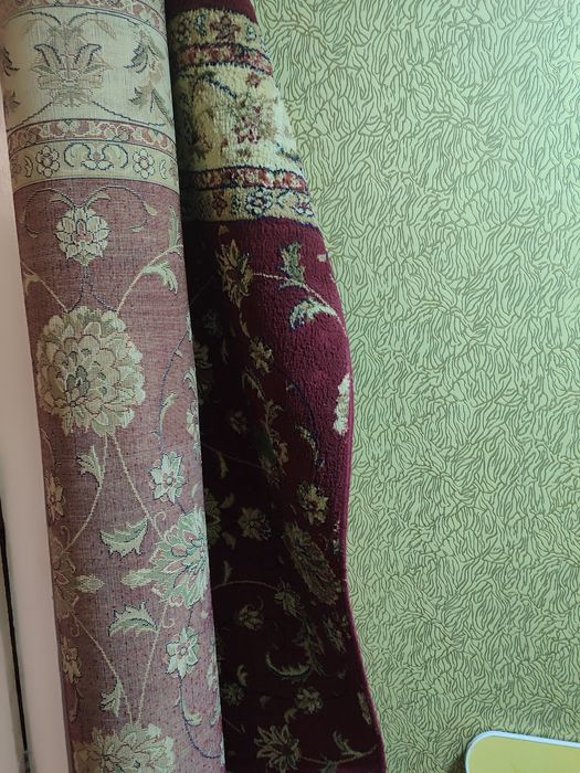 СРОЧНО ПРОДАЕТСЯ Ковёр 4х2 чистый