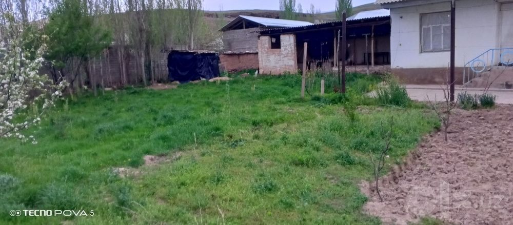 Dacha bop xovli uy sotiladi