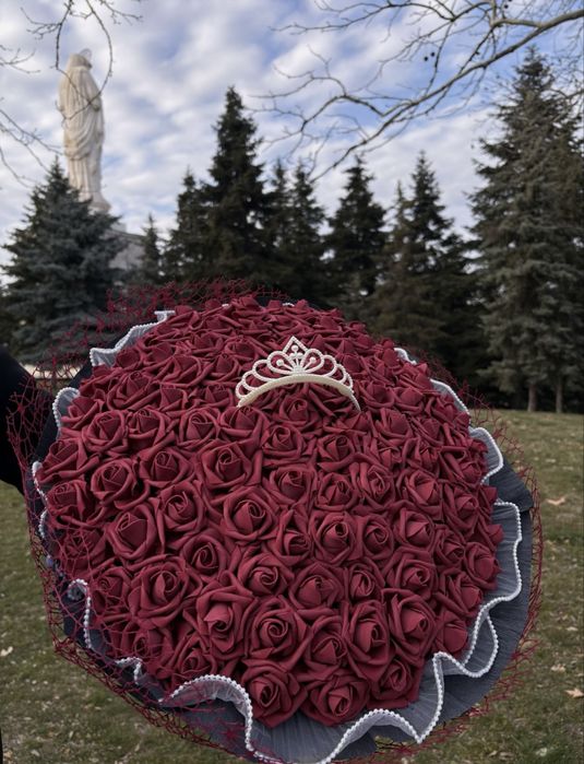 Уникални букети от рози изработка за 1 ден!