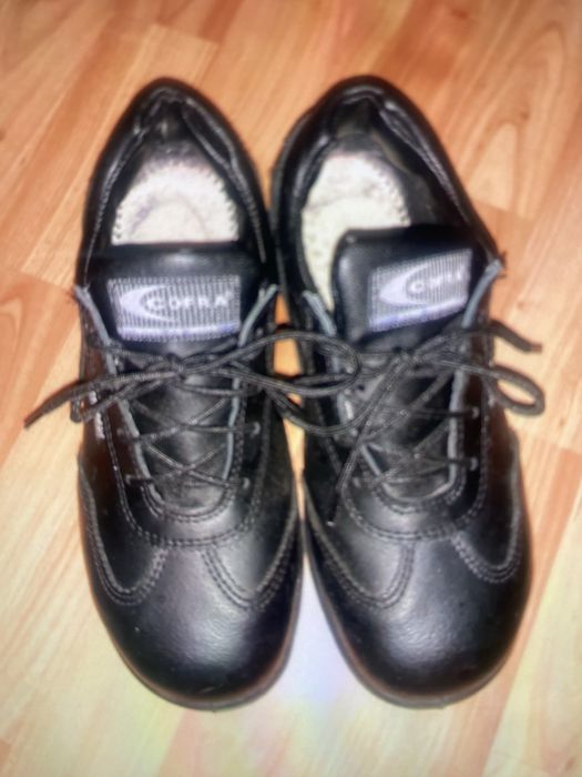 Vind pantofi de lucru cu protectie metalica