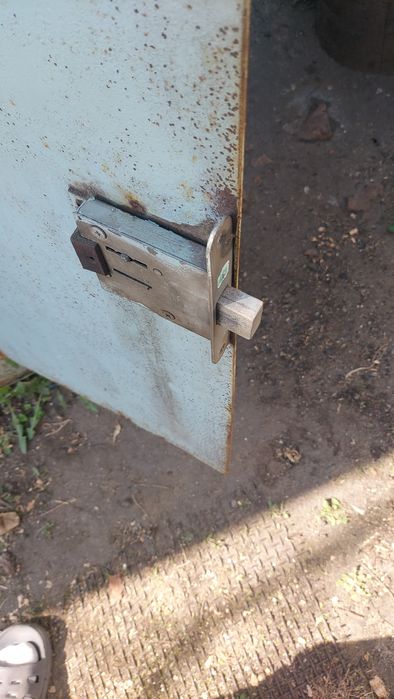 Сейф металический