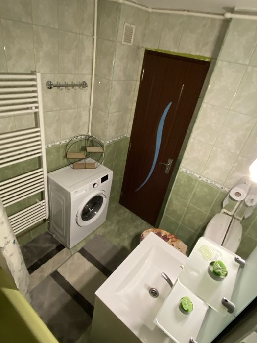 Inchiriez apartament cu 2 camere decomandate