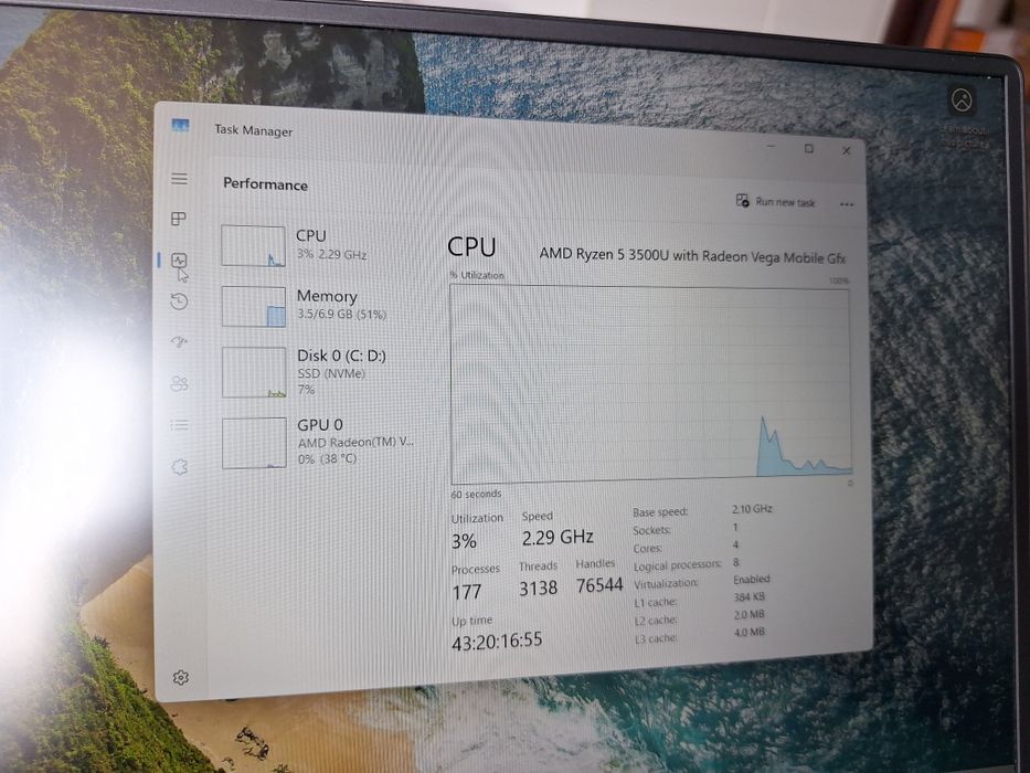 Laptop Huawei MateBook D15 cu procesor AMD Ryzen 5 3500U
