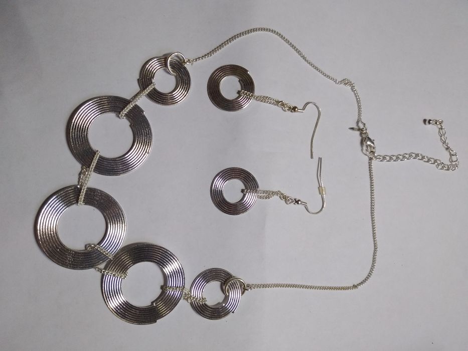 Бижутерия, наборы, колье, серьги новое разное