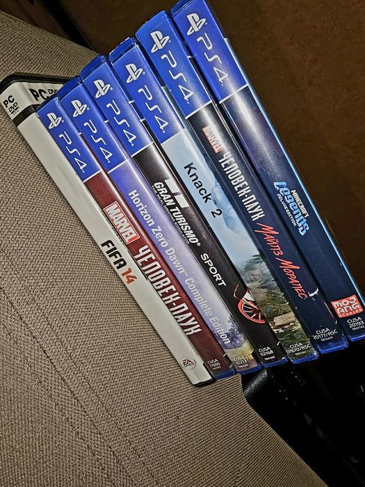 Sony PlayStation 4 комплект с игровыми дисками