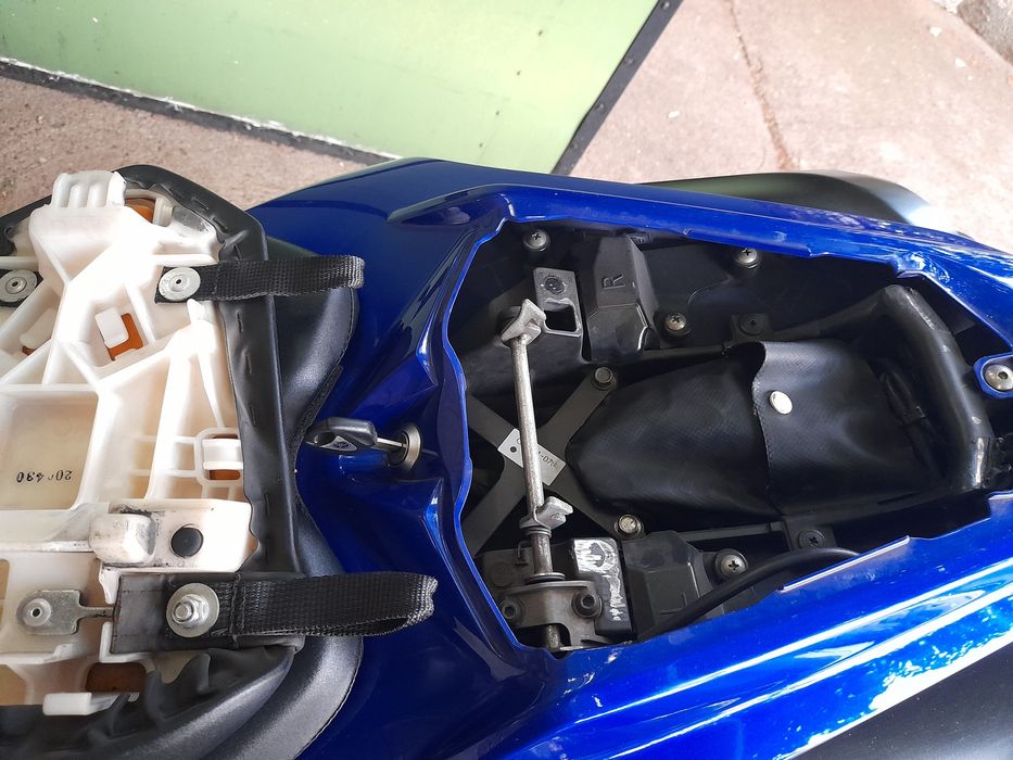 Продавам YAMAHA YZF R1