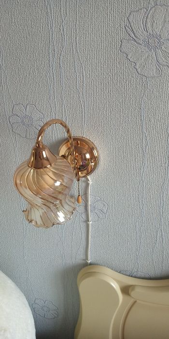 Светильники надкроватные