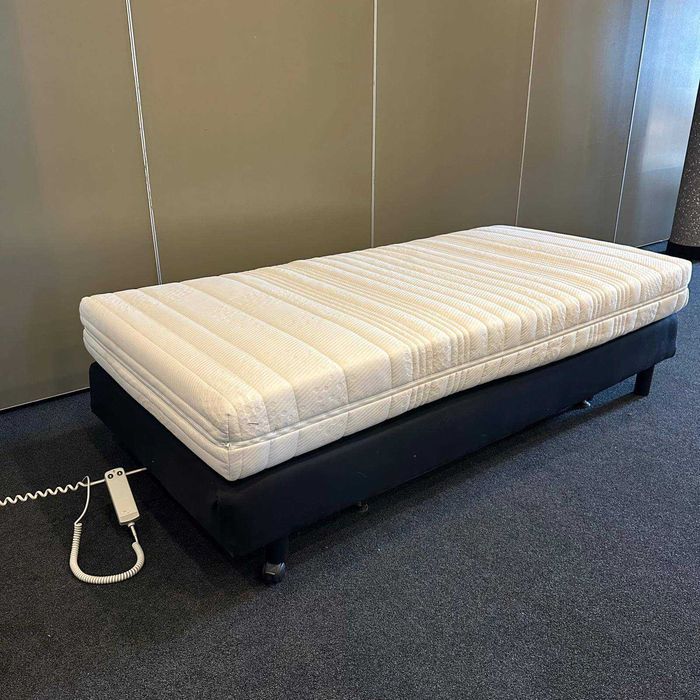 Pat reglabil pe înălțime electric cu telecomandă, plus saltea