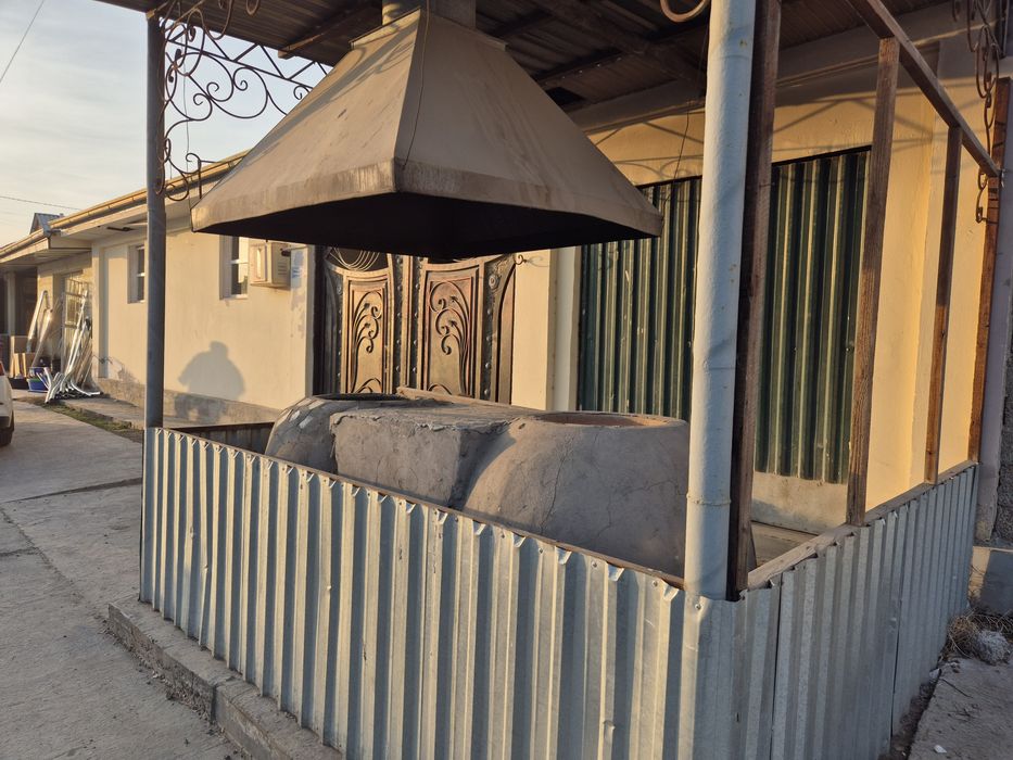 Sirdaryo shahar Furqat kochada uy sotiladi