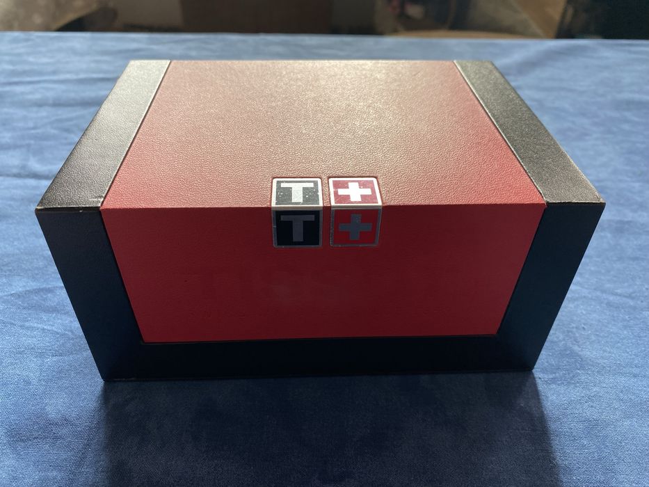 Часовник - Tissot PR100