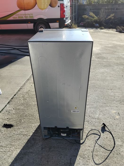 Малък  хладилник с фризер Fridgemaster