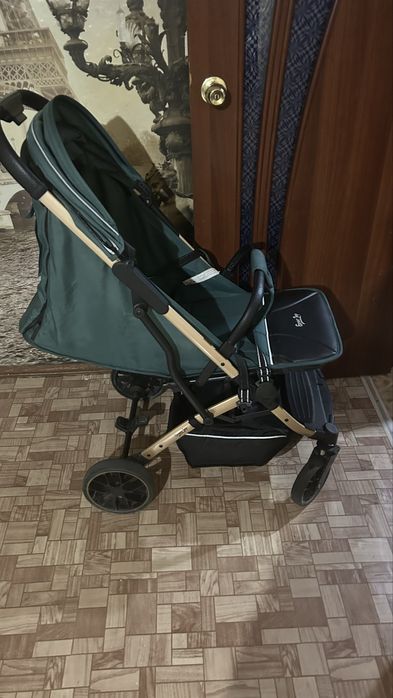 Продам коляску Новая
