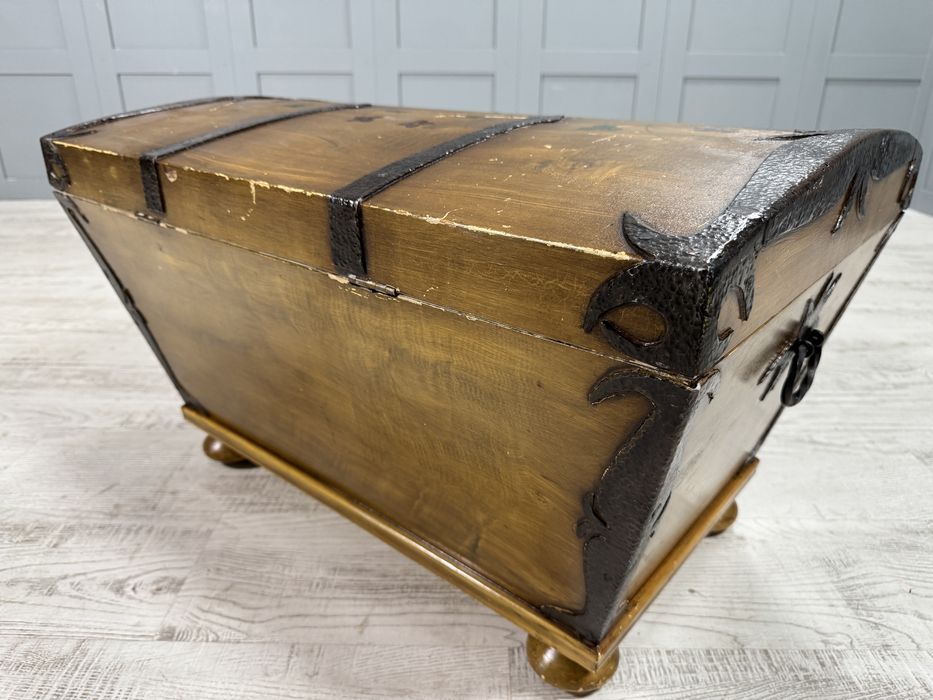 Старинен сандък масив К010