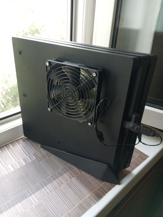 Продам PS4 PRO 500GB