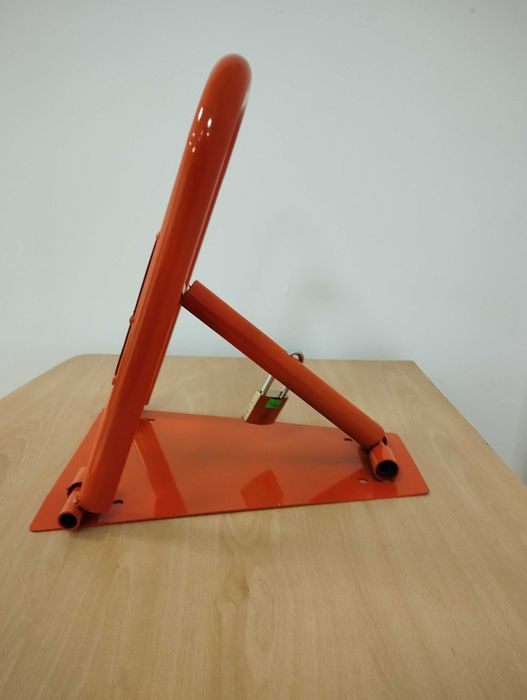 Паркинг скоба , стопер , бариера , ограничител за автомобили