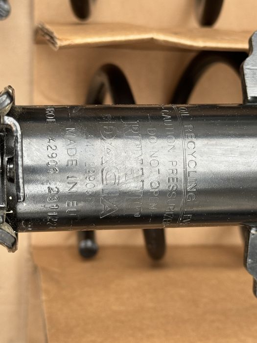 Amortizoare kit suspensie  fata spate + arcuri Duster I - II 4x4