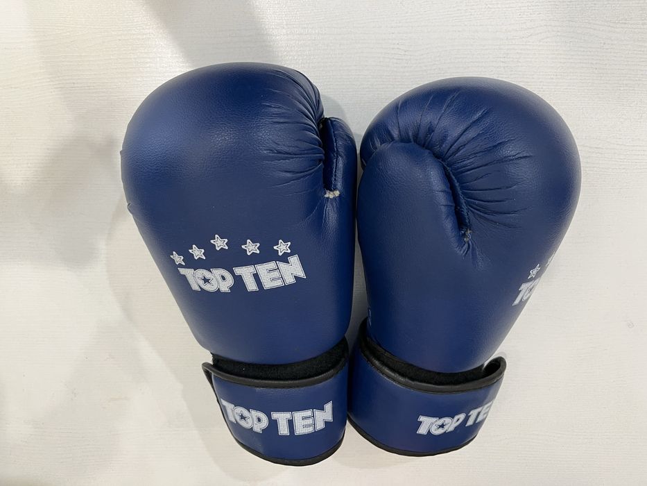 Продам боксерские перчатки