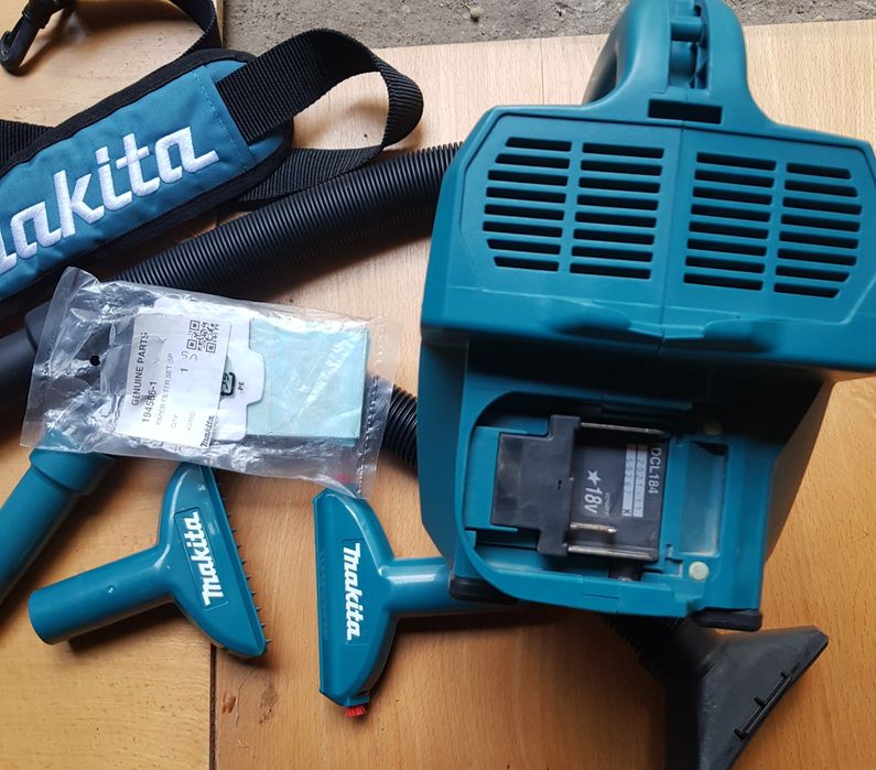 Vând aspirator auto Makita DCL 184 la 18v , fara fir.