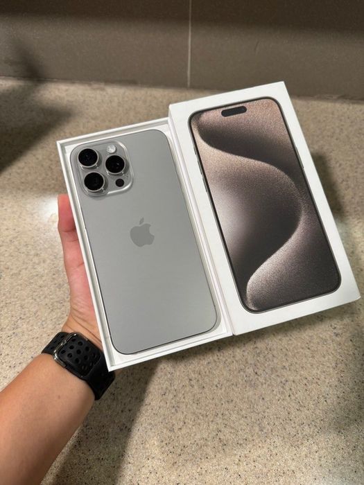 IPhone 15 pro 128gb 87% baterie