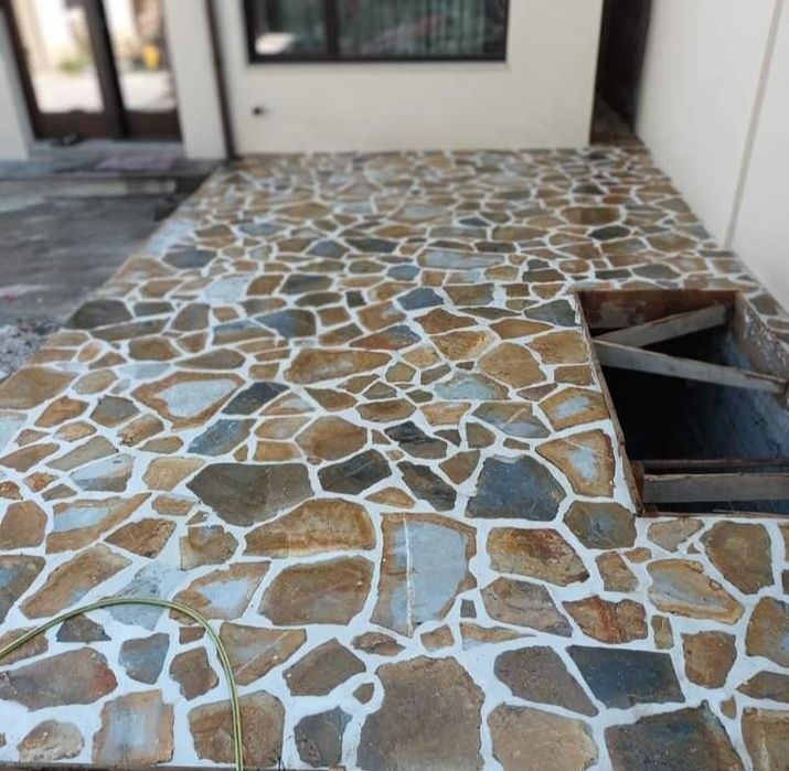 Avem pe stoc piatră naturală de vânzare