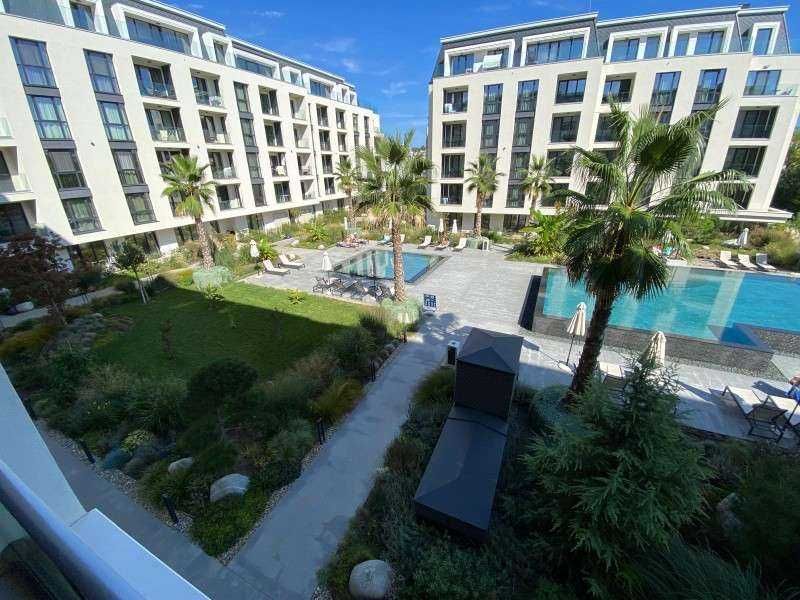 Продава се Двустаен апартамент в Варна, Цветен квартал - 70 кв.м за 3858 €/кв.м - Снимка #14