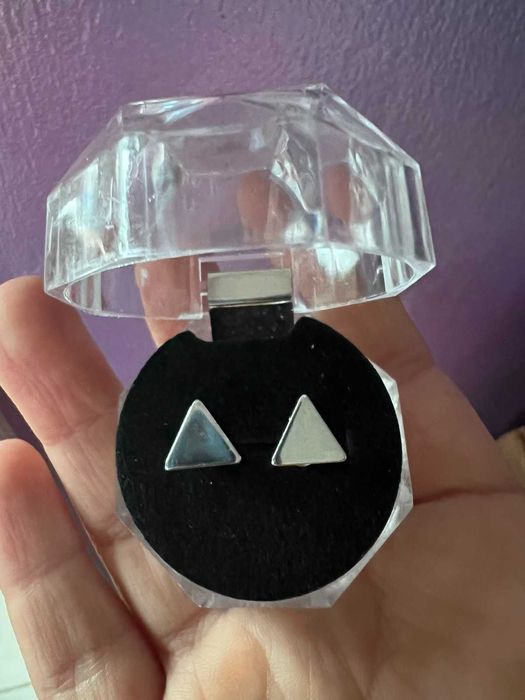 различни модели нови обеци с подарък кутийка.