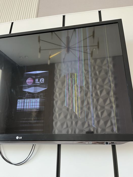 Продам Lg телевизор на запчасть