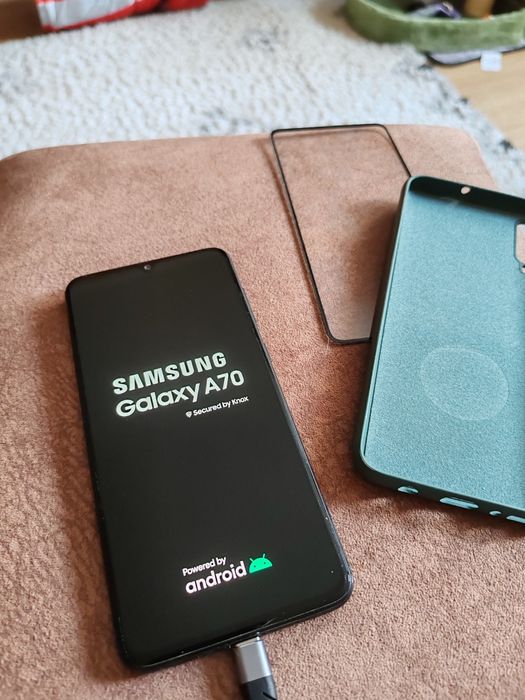 Samsung A70,dual SIM 128GB RAM 6GB