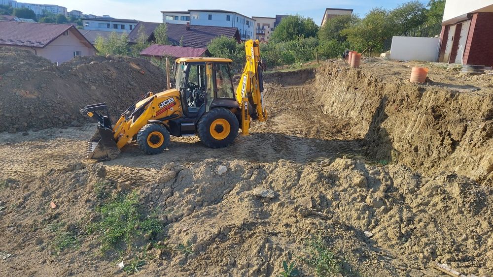 Excavatii, santuri apa, canal, gaz, electric, decopertari, etc.