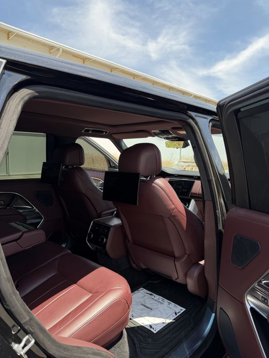 Range Rover P530 Long Autobiography