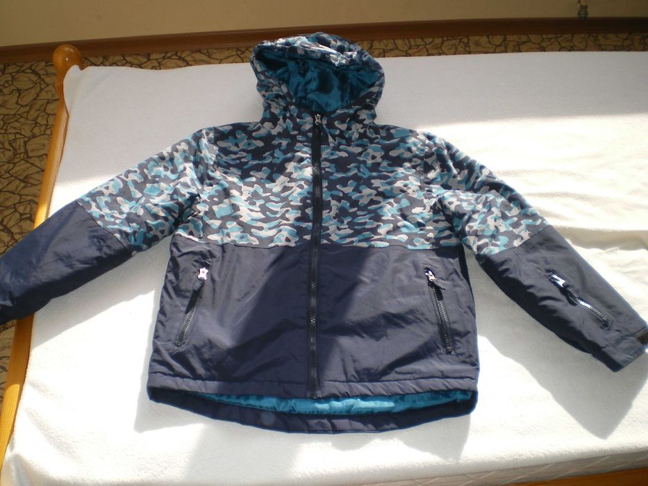 Яке  с качулка CRANE за ръст 134-140 см.+ подарък чорапи