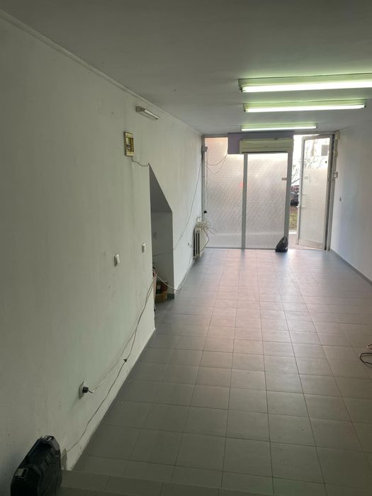 Дава се под наем Магазин в София, Слатина - 44 кв.м за 306 € - Снимка #1