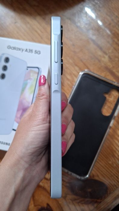 Продавам samsung galaxy a35 5G в  отлично състояние с гаранция.