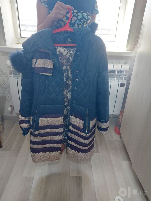 Glamwear brendi
To'q ko'k rang
Ayollar qishki kurtkasi
Kapishonli
Kapi