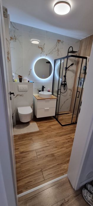 Inchiriez apartament la casa