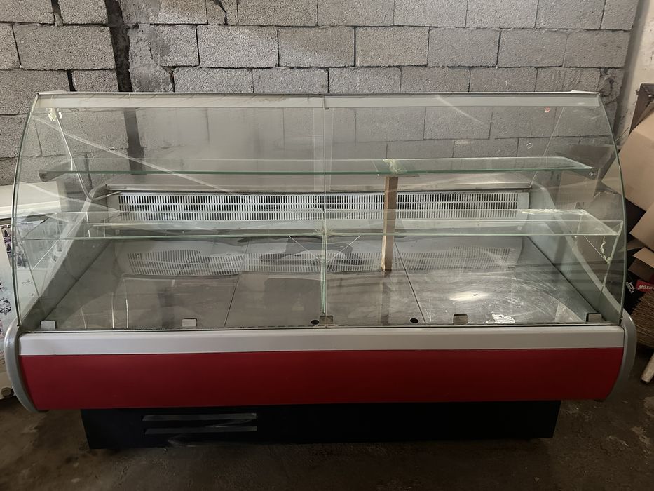 Холодильник витирины