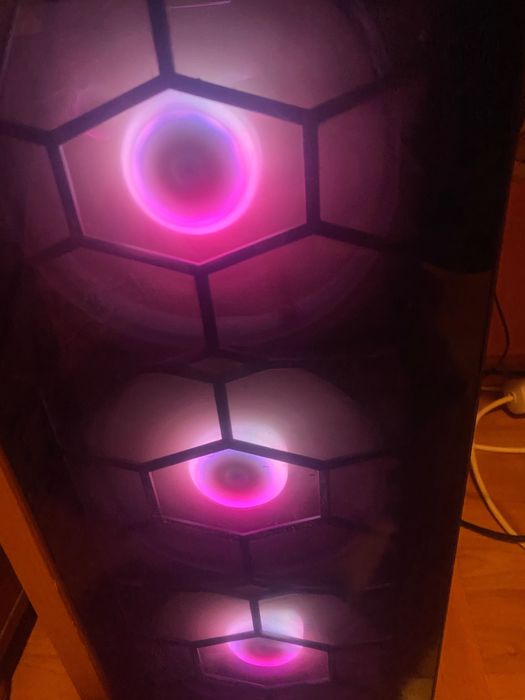 Vând pc gaming,stare perfecta