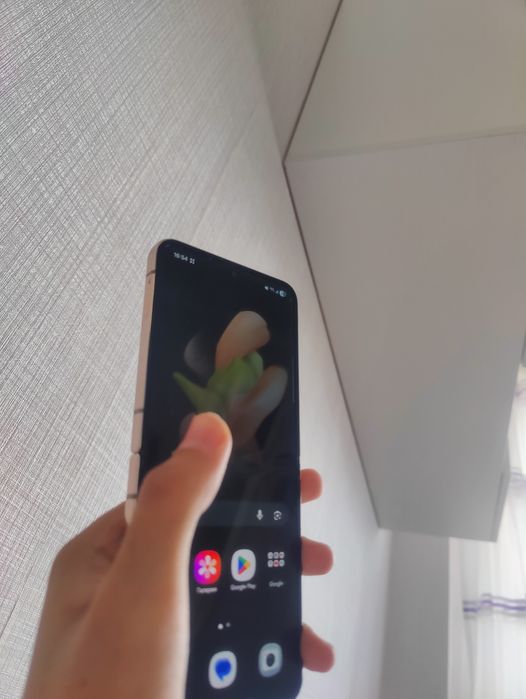 Продаю Samsung Z Flip 4