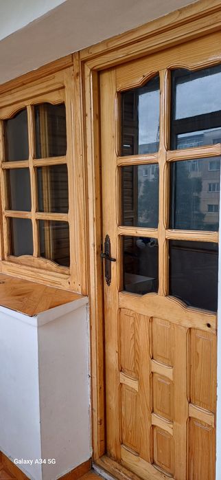 Vând uși interior brad