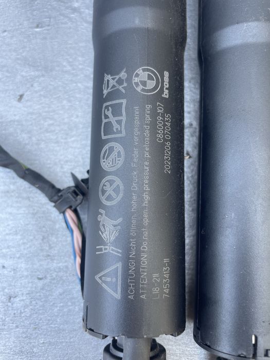 Амортисьори багажник БМВ Г21 (amortisiori bmw g21)