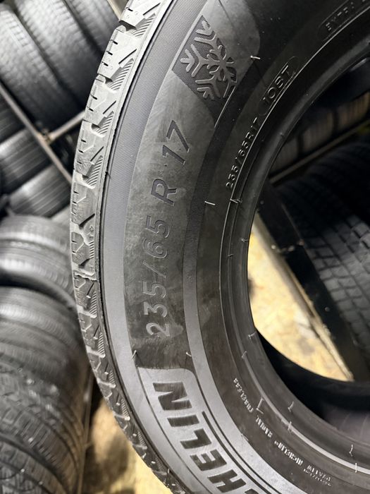 MICHELIN orginal 235/65/17 made in CANADA