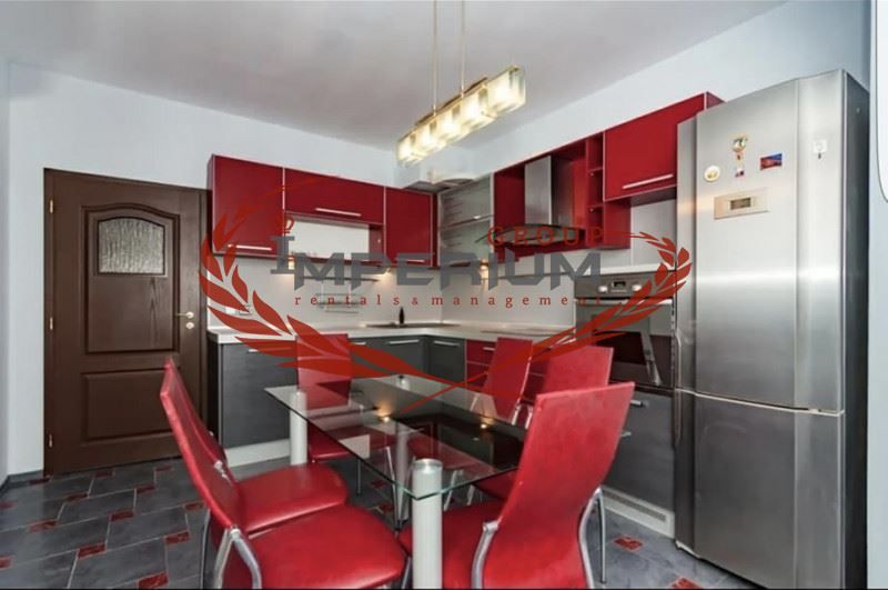 Дава се под наем Тристаен апартамент в Варна, Базар Левски - 60 кв.м за 561 € - Снимка #1