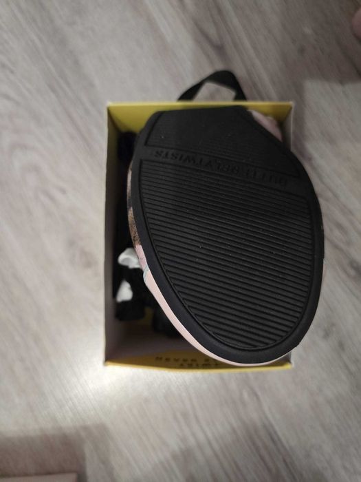 Vând Balerini Butterfly Twists