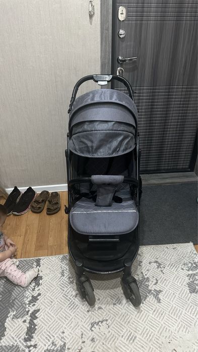 Продается коляска лето/зима