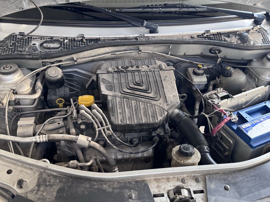 Продаю своя Рено логан в хорошим состаяния пробек своя родной 133,000