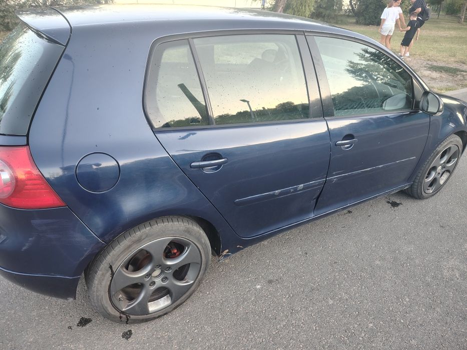 Vând Volskwagen Golf 5