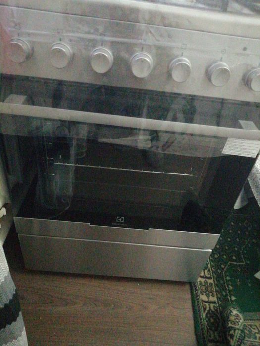 Продам срочно газовую плиту недорого!