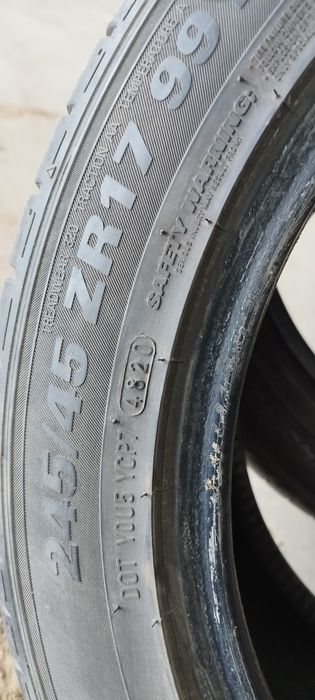 245/45/17 летни гуми kumho